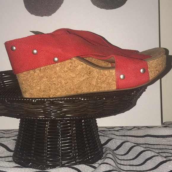 Lucky Brand red wedge sandal with stud accents. - Picture 2 of 2